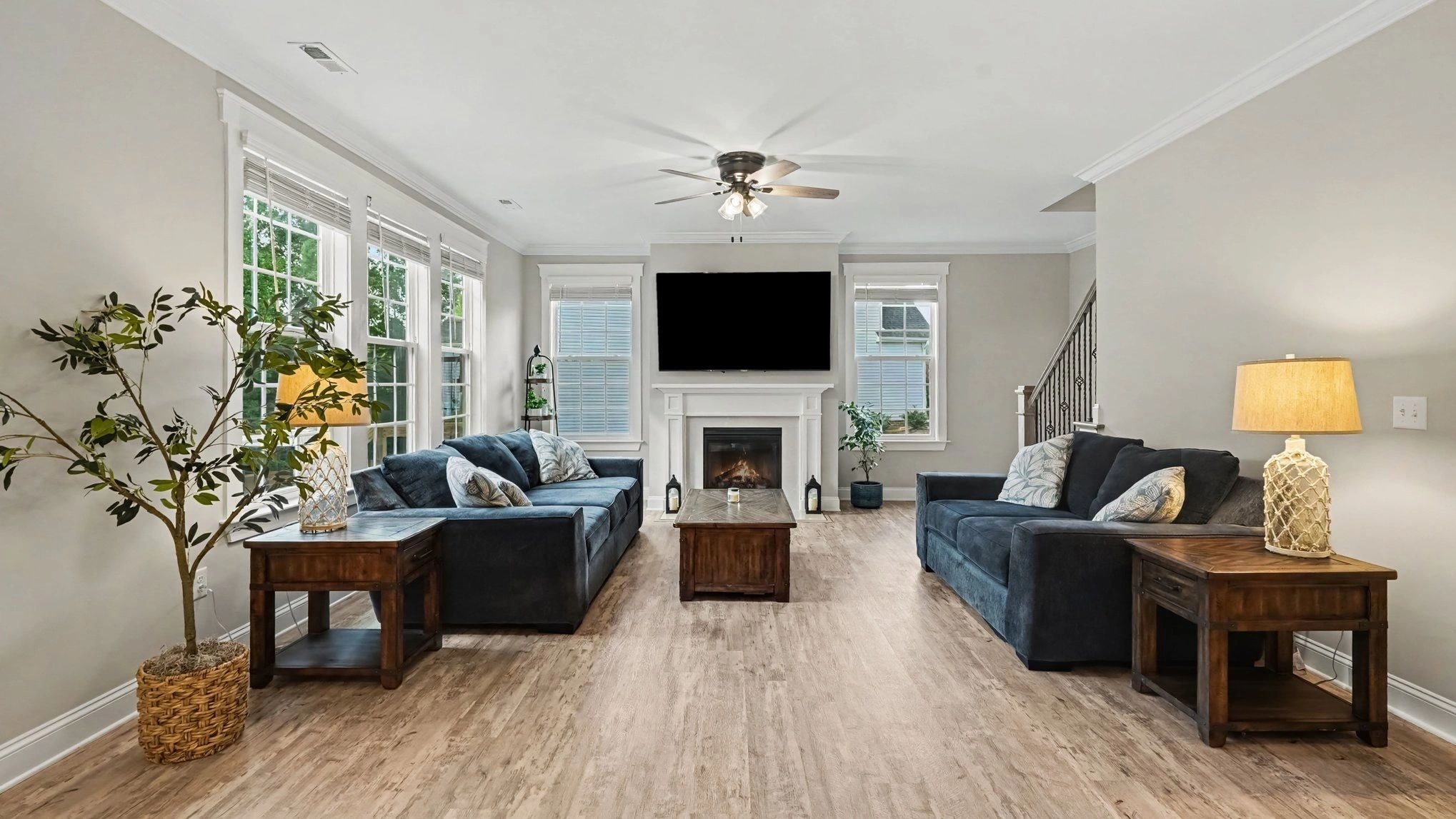 Listing interior photo